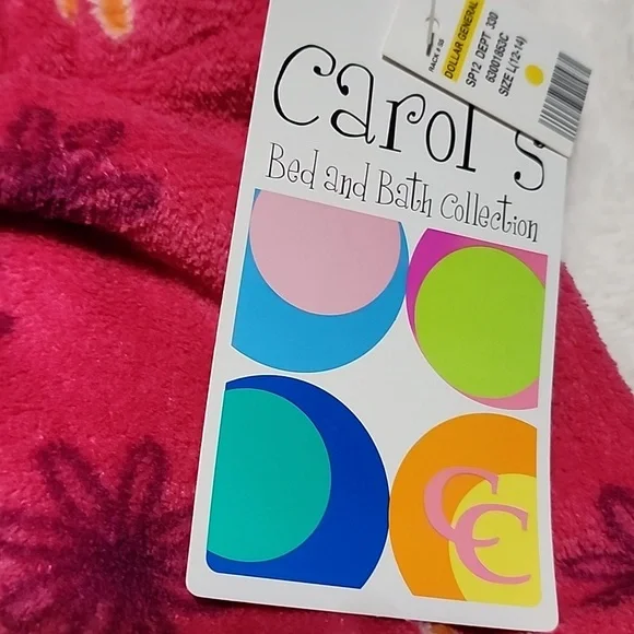 BED & BATH ๐ COLLECTION CAROL'S. BATH ROBE. - Picture 2 of 9